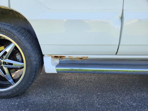 2002 Cadillac Escalade Base