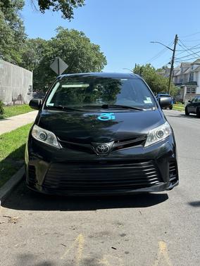 2018 Toyota Sienna L