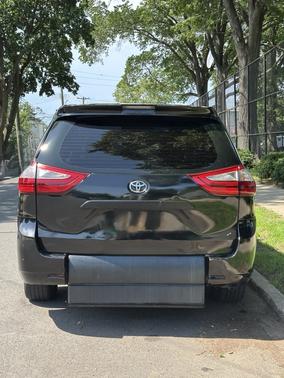 2018 Toyota Sienna L
