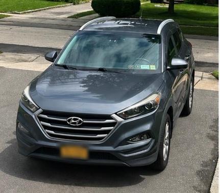 Gray 2017 Hyundai TUCSON SE