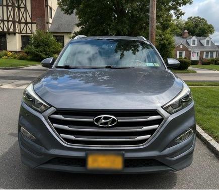 Gray 2017 Hyundai TUCSON SE
