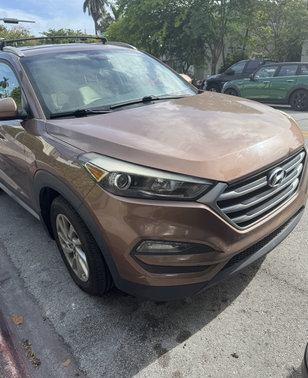 2017 Hyundai TUCSON SE