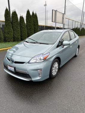 2015 Toyota Prius Plug-in Base