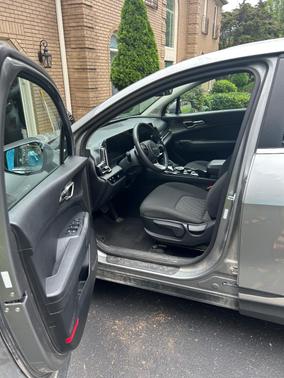 Gray 2023 Kia Sportage Hybrid LX