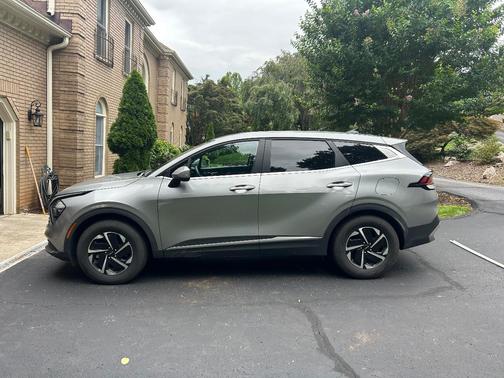 Gray 2023 Kia Sportage Hybrid LX