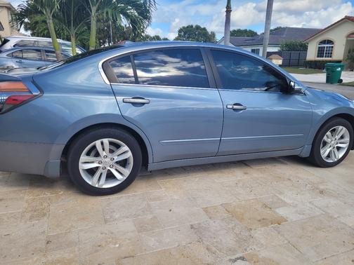 2011 Nissan Altima 3.5 SR