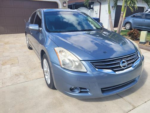 2011 Nissan Altima 3.5 SR