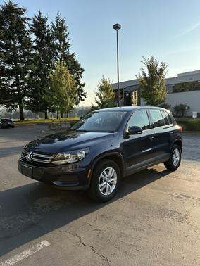 Blue 2013 Volkswagen Tiguan S