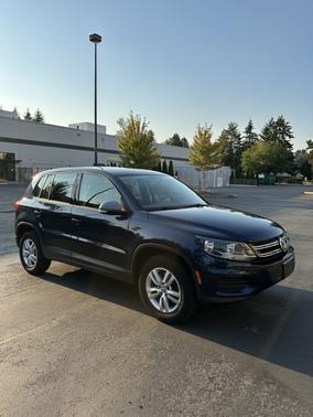 Blue 2013 Volkswagen Tiguan S