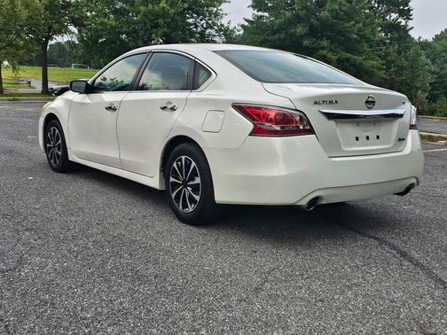 White 2014 Nissan Altima 2.5 S