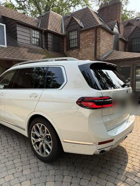 White 2025 BMW X7 xDrive40i