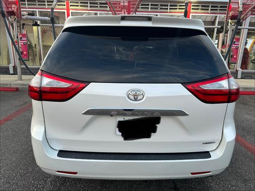 White 2019 Toyota Sienna Limited Premium