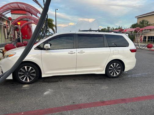 White 2019 Toyota Sienna Limited Premium
