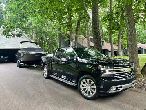 Black 2021 Chevrolet Silverado 1500 High Country