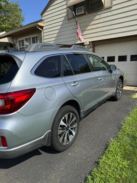 Blue 2017 Subaru Outback 3.6R Limited