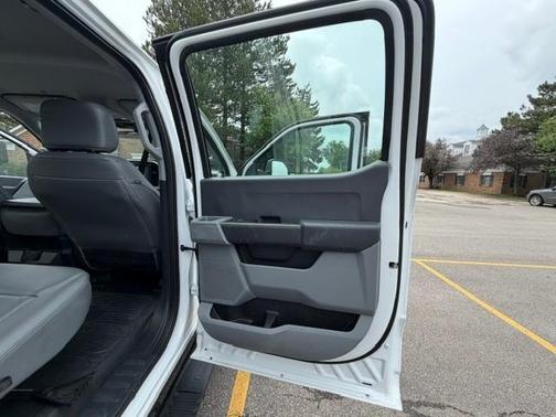 White 2024 Ford F-250 XL