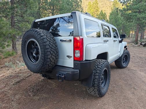 White 2008 Hummer H3 Alpha