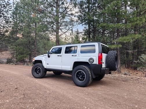 White 2008 Hummer H3 Alpha