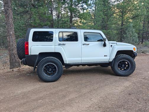 White 2008 Hummer H3 Alpha