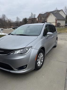 2018 Chrysler Pacifica Touring-L