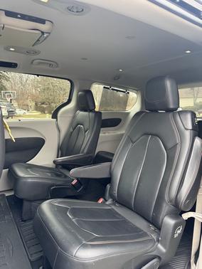 2018 Chrysler Pacifica Touring-L