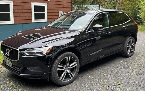 Black 2019 Volvo XC60 T5 Momentum