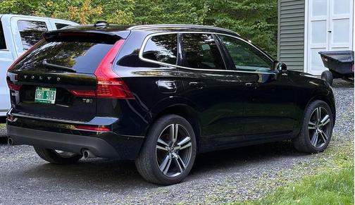 Black 2019 Volvo XC60 T5 Momentum