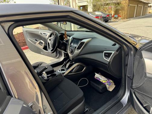 2017 Hyundai Veloster Base