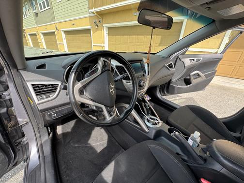 2017 Hyundai Veloster Base