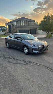 2019 Hyundai ELANTRA SE