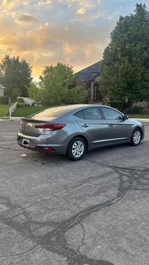 2019 Hyundai ELANTRA SE