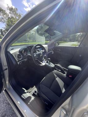 Beige 2013 Chevrolet Cruze 1LT