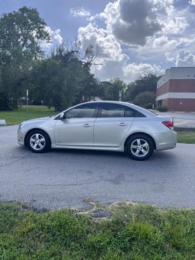 Beige 2013 Chevrolet Cruze 1LT