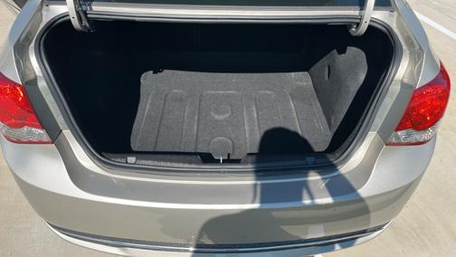 Beige 2013 Chevrolet Cruze 1LT