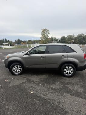 Silver 2012 Kia Sorento LX