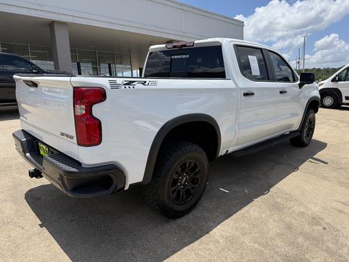 White 2022 Chevrolet Silverado 1500 ZR2