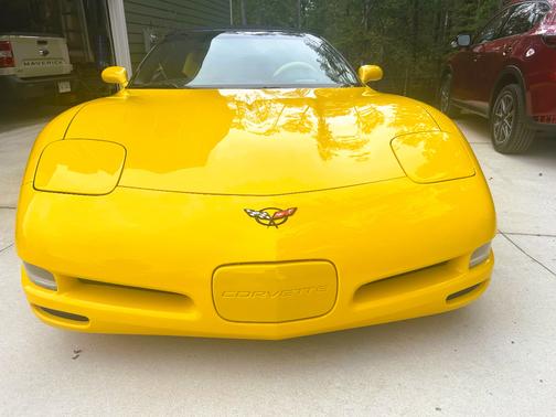 2004 Chevrolet Corvette Base