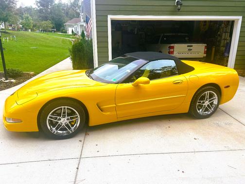 2004 Chevrolet Corvette Base