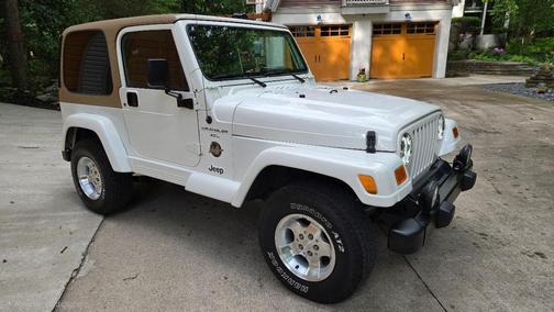 White 2000 Jeep Wrangler Sahara