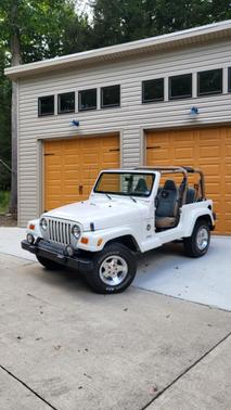 White 2000 Jeep Wrangler Sahara
