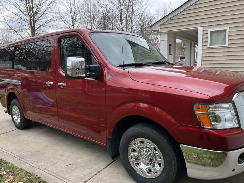 Photo 2 of 15 of 2021 Nissan NV Passenger NV3500 HD SL V8