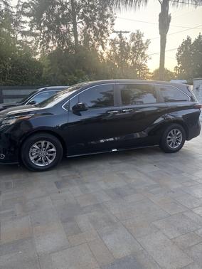 2022 Toyota Sienna XLE