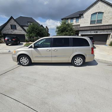 2014 Chrysler Town & Country Touring