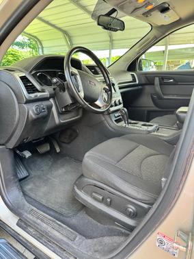 Gold 2014 GMC Acadia SLE-2
