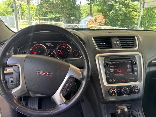 Gold 2014 GMC Acadia SLE-2