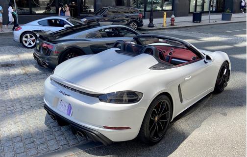 2022 Porsche 718 Spyder Base