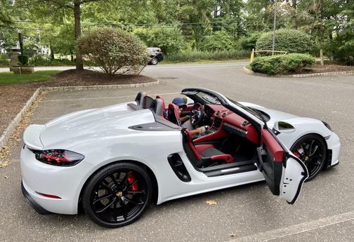 2022 Porsche 718 Spyder Base