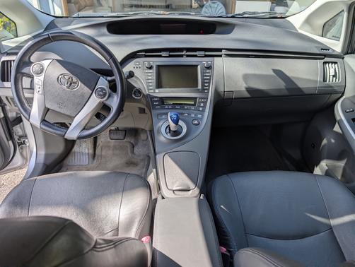 Silver 2011 Toyota Prius II