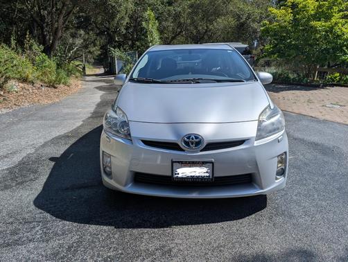 Silver 2011 Toyota Prius II