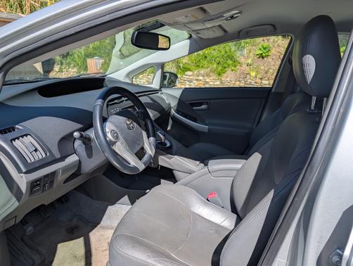 Silver 2011 Toyota Prius II